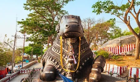 मैसूर के श्री नंदी मंदिर की भव्यता: 16 फीट ऊँची ग्रेनाइट प्रतिमा और गौतम ऋषि की तपस्थली