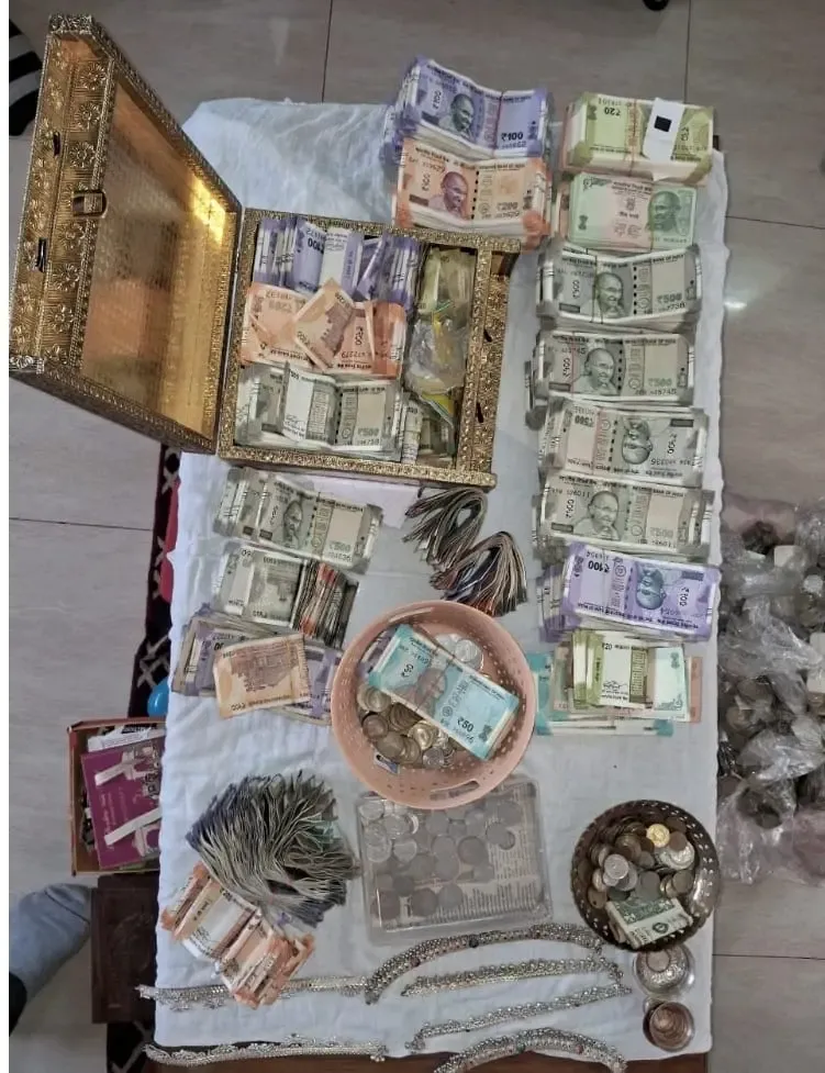 Did Karnataka Lokayukta Uncover Rs 18.20 Crore in DA Case During Raids?