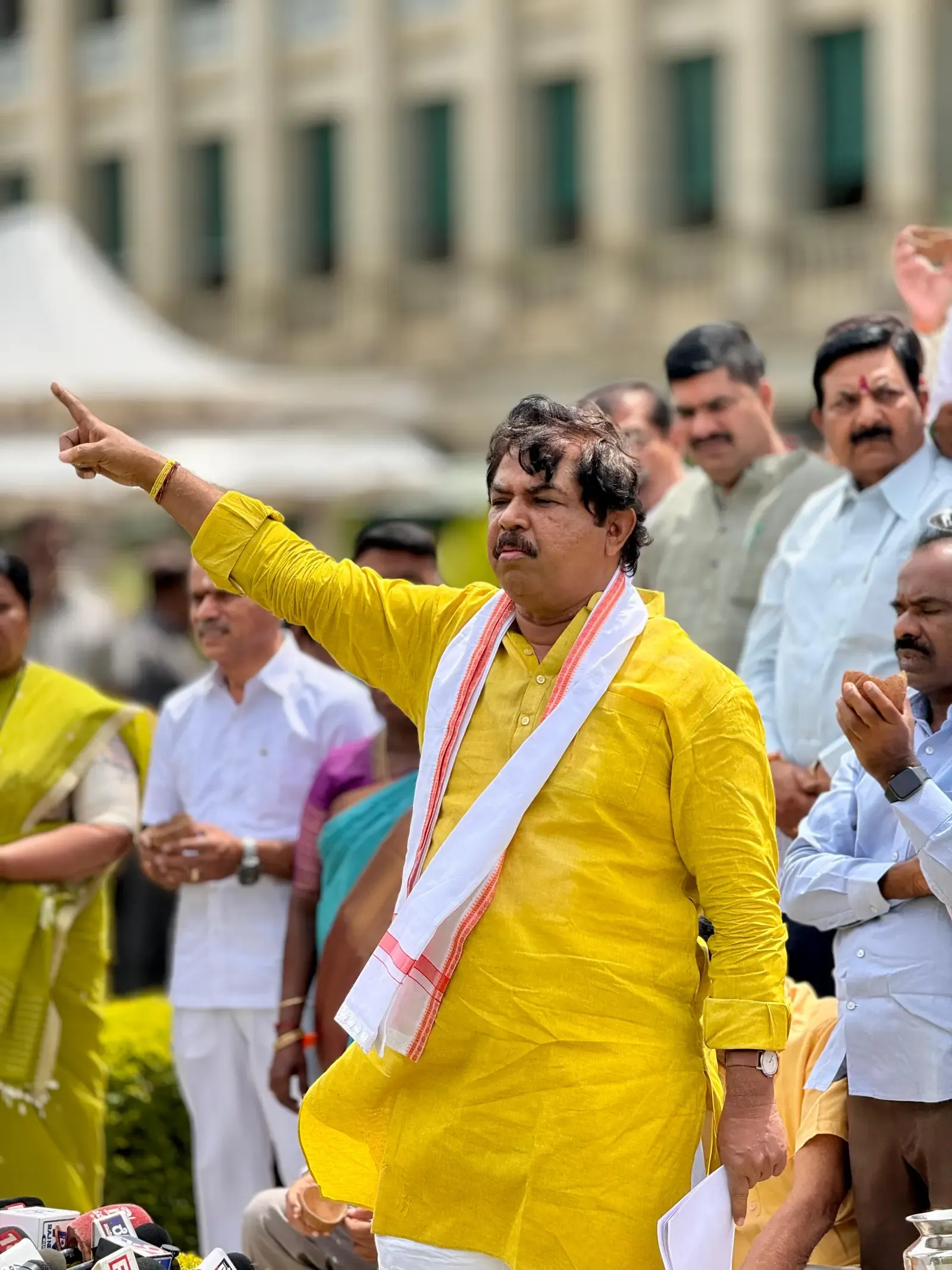 Karnataka LoP Ashoka demands CM Shivakumar resign over state financial crisis