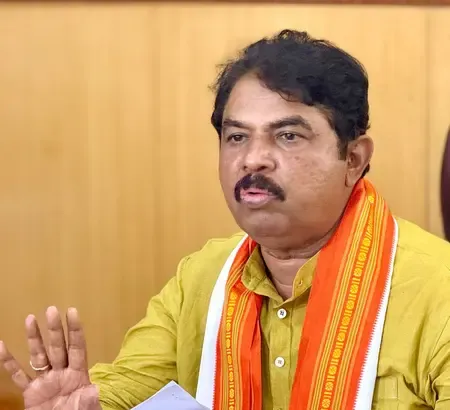 कर्नाटक में अच्छी सड़कें  तक नहीं और सीएम ने हेलीकॉप्टर यात्रा पर खर्च किए 47 करोड़ रुपए: आर. अशोक