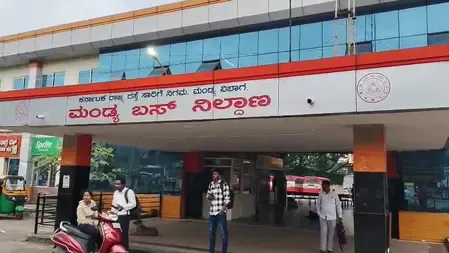 कर्नाटक में परिवहन कर्मचारियों की अनिश्चितकालीन हड़ताल शुरू, सार्वजनिक बस सेवाएं ठप