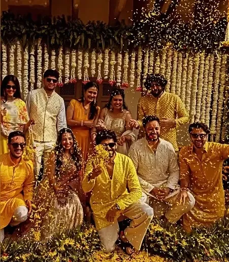 Kartik Aaryan's sister dances to his hit song while walking towards wedding mandap under 'phoolon ki chaadar'