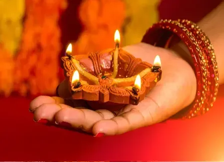 क्या आप जानते हैं कार्तिक अमावस्या पर क्या करें? महाउपाय से दूर होंगे रोग-दोष, मिलेगा सुख-समृद्धि का आशीर्वाद