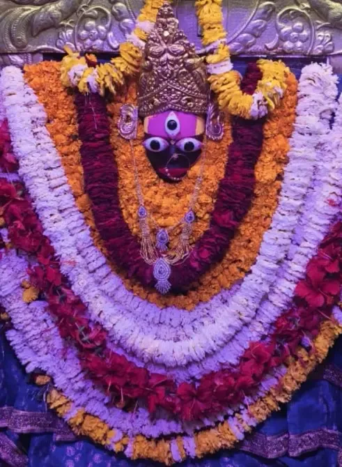 काशी के प्राचीन मंदिर में मां महिषासुर मर्दिनी का अद्भुत स्वरूप, दिन में तीन बार बदलता है 'स्वप्नेश्वरी'