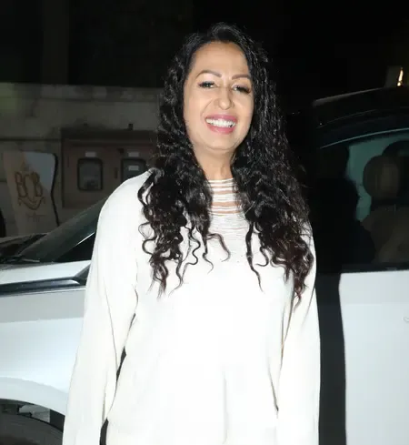 Kashmera Shah breaks down in tears, apologises to ‘Mami’ Sunita Ahuja over years-long family rift
