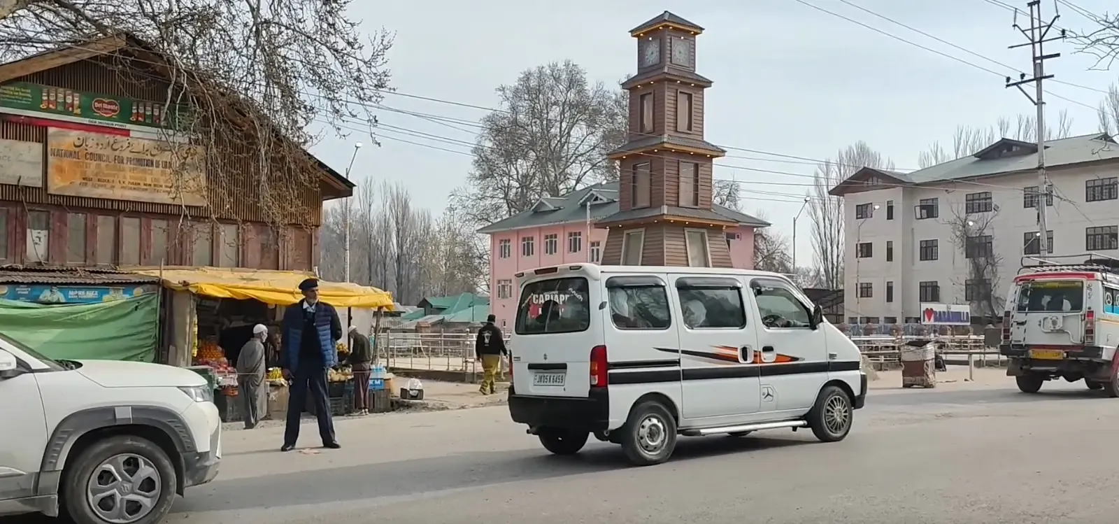 कश्मीर घाटी में प्रदर्शन समाप्त, प्रमुख चौराहों पर यातायात नियंत्रण का आदेश