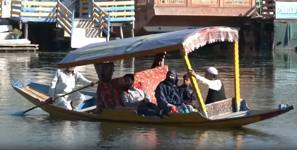 कश्मीर में मई–जुलाई 2026 के बीच 8 लाख से अधिक पर्यटक, उत्तराखंड-जयपुर के सैलानियों ने सराही मेहमाननवाजी