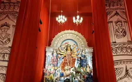 कटवा की दुर्गा पूजा में स्वर्ण जयंती का जश्न, अंदरमहल में सजी मां दुर्गा की भव्य प्रतिमा