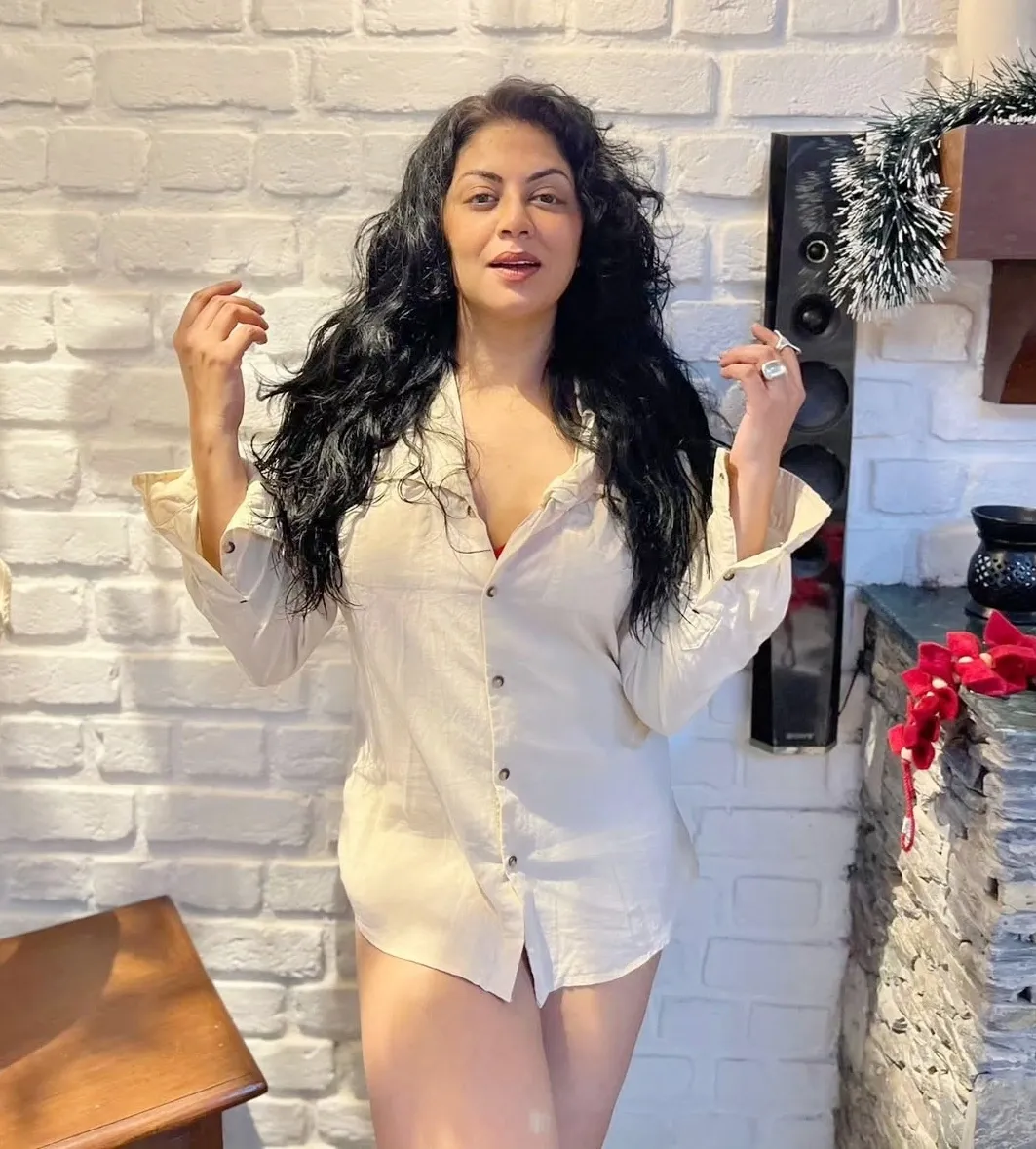How is Kavita Kaushik Promoting Compassion After the Air India Crash?