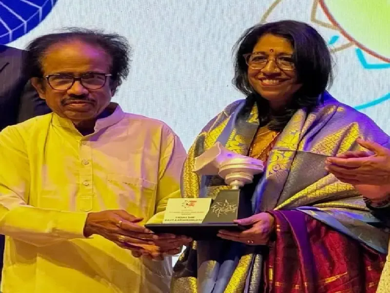 क्या कविता कृष्णमूर्ति ने आवाज से पहचान बनाई और रिश्तों से मिसाल स्थापित की?