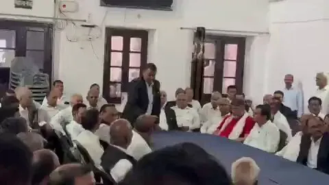 Kejriwal Calls for Social Boycott of 'Chanda Chors'
