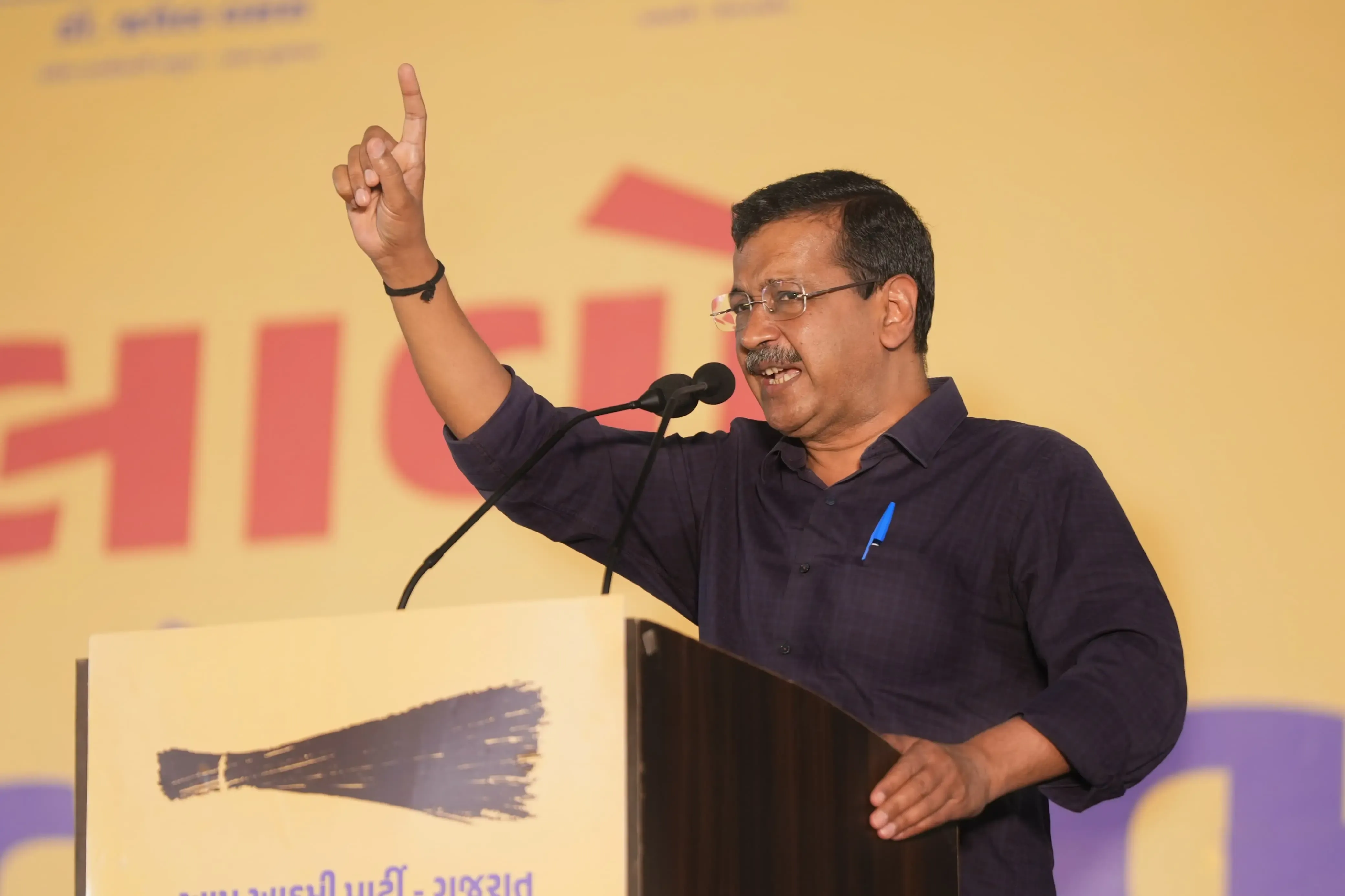 Kejriwal Advocates for Political Overhaul in Gujarat, Urges Voters to Dismiss BJP and Congress