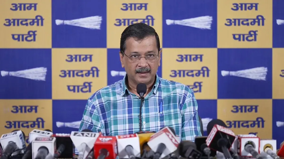 Kejriwal Questions Petrol Price as Crude Falls to $70/Barrel