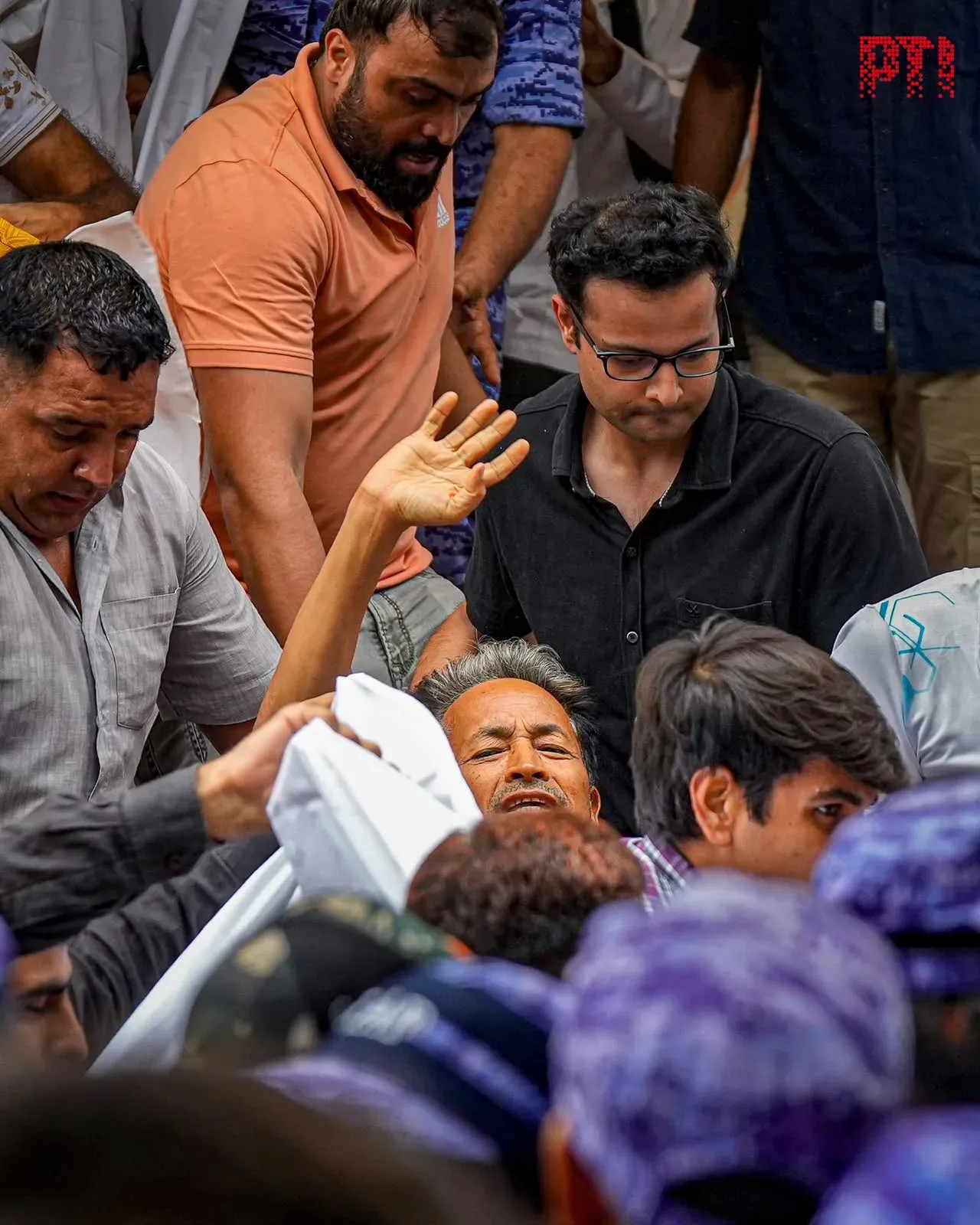 Kejriwal urges Sonam ji to stay strong, pledges nation's support