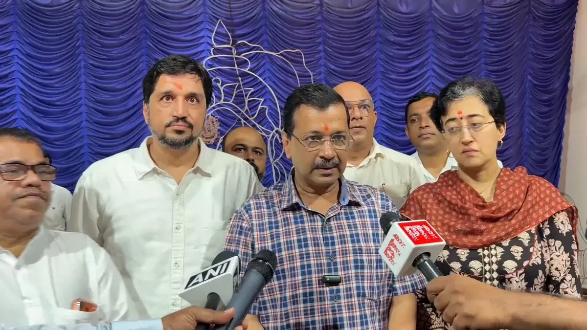 Kejriwal visits Goa temple, demands punishment over Ram Mandir donation row