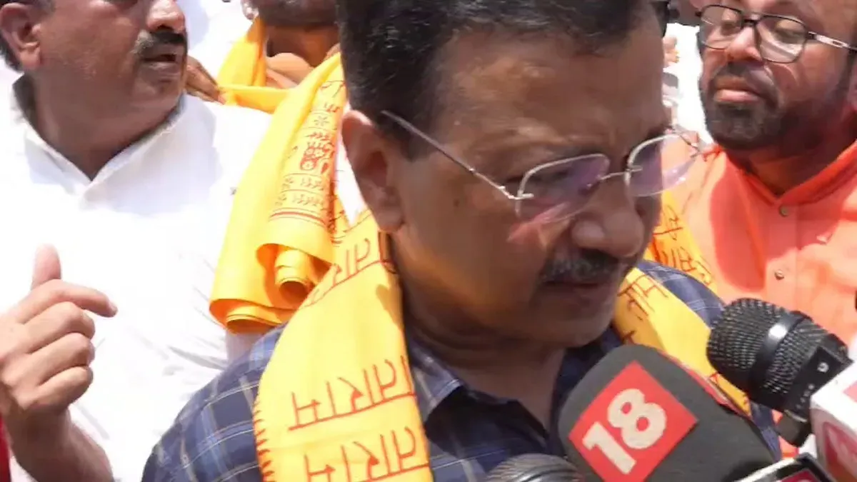 Kejriwal visits Ram Mandir, prays for punishment of offering thieves