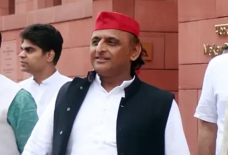 केंद्र की विदेश नीति फेल, जरूरत के समय कोई देश खड़ा नहीं हुआ : अखिलेश यादव  