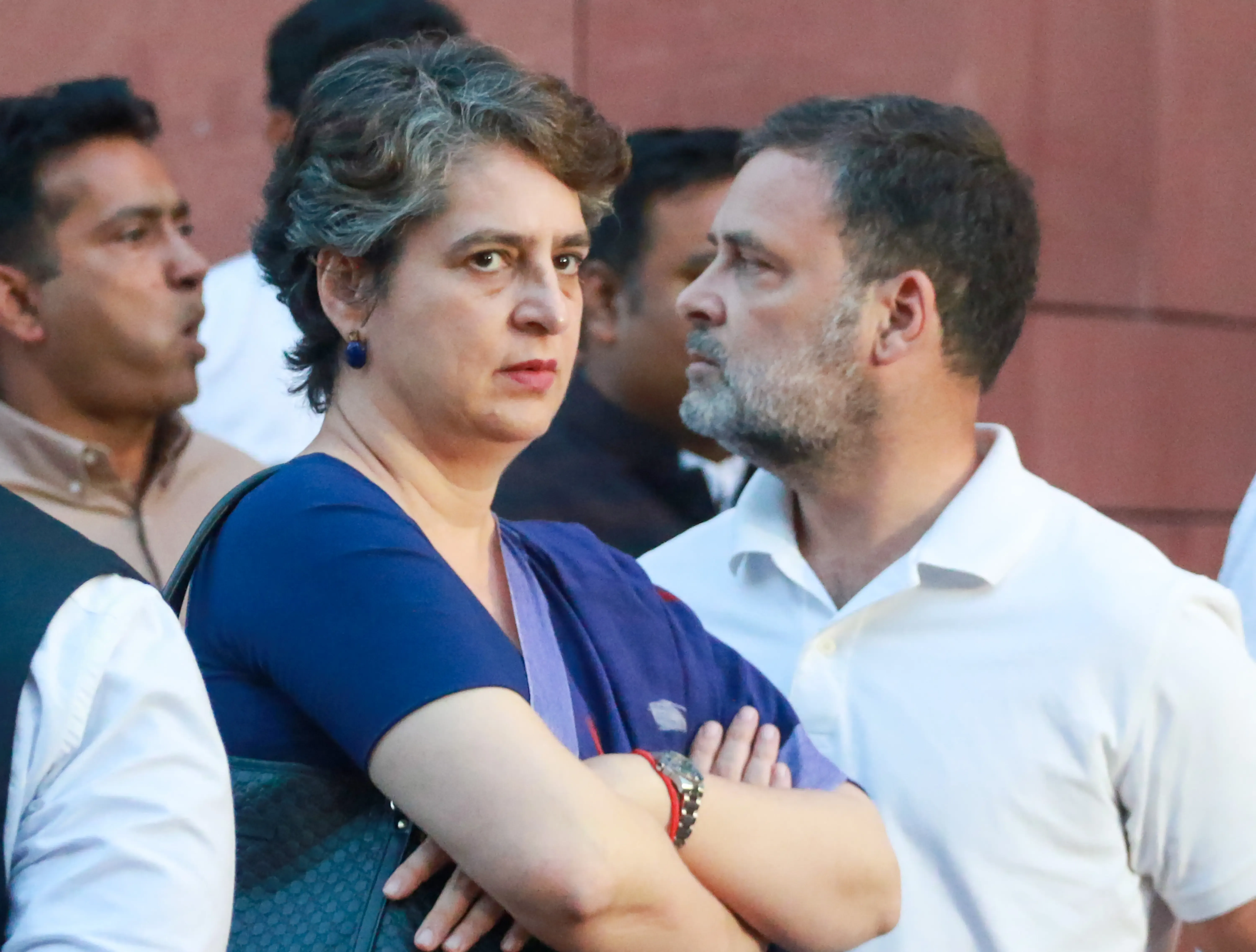 प्रियंका गांधी ने अमित शाह के बयान पर उठाई आपत्ति, स्पीकर की चुप्पी पर सवाल