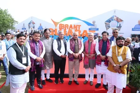 केंद्रीय मंत्री अश्विनी वैष्णव, सीएम भूपेंद्र पटेल ने मेहसाणा में वीजीआरसी में ट्रेड शो और एग्जीबिशन का किया उद्घाटन