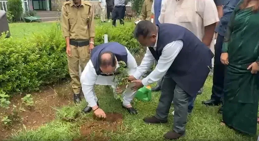 'एक पेड़ मां के नाम' अभियान: नड्डा और शिवराज ने शिलांग में किया वृक्षारोपण, विश्व पर्यावरण दिवस 2026