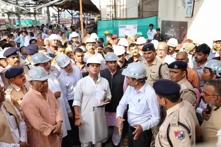 क्या केंद्रीय मंत्री ज्योतिरादित्य सिंधिया ने ग्वालियर रेलवे स्टेशन के पुनर्विकास कार्य का निरीक्षण किया?