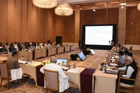 क्या केंद्रीय मंत्री नितिन गडकरी और सीएम भूपेंद्र पटेल ने एनएचएआई के अधिकारियों के साथ समीक्षा बैठक की?