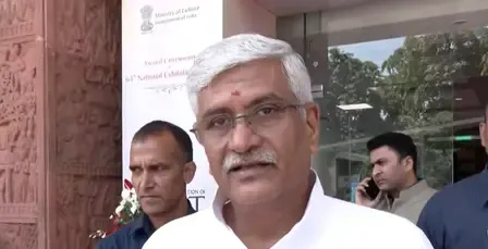 केंद्रीय मंत्री शेखावत पहुंचे बीकानेर, दिवंगत रामेश्वरलाल डूडी के परिवार से की मुलाकात