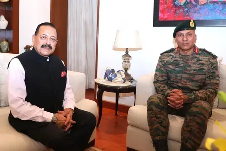 केंद्रीय मंत्री जितेंद्र सिंह और लेफ्टिनेंट जनरल प्रतीक शर्मा के बीच महत्वपूर्ण मुलाकात