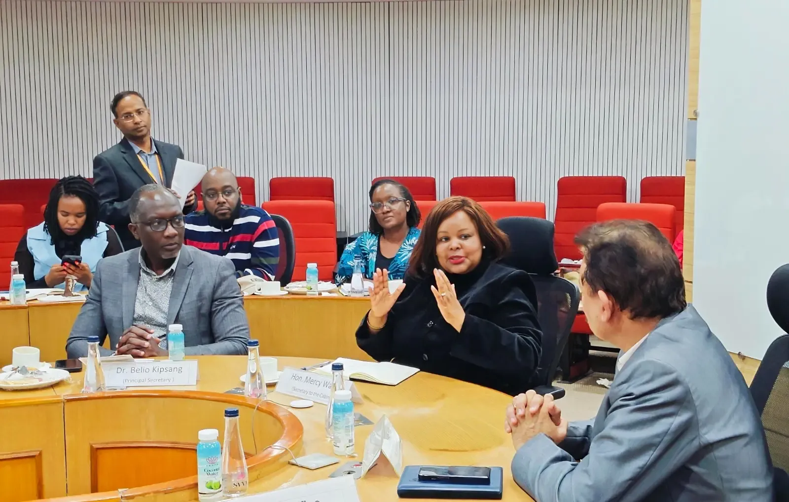 क्या केन्या की कैबिनेट सचिव ने भारतीय डिजिटल प्रणाली की प्रशंसा की और इसकी विशेषताएं बताईं?