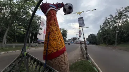 केरल: 'फीफा वर्ल्ड कप' से पहले मलप्पुरम में 'कबाड़' से अनूठी कलाकृति तैयार, 6 हजार प्लास्टिक बोतलों का इस्तेमाल