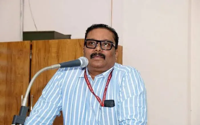 Is Kerala IAS officer B. Ashok challenging his transfer order?