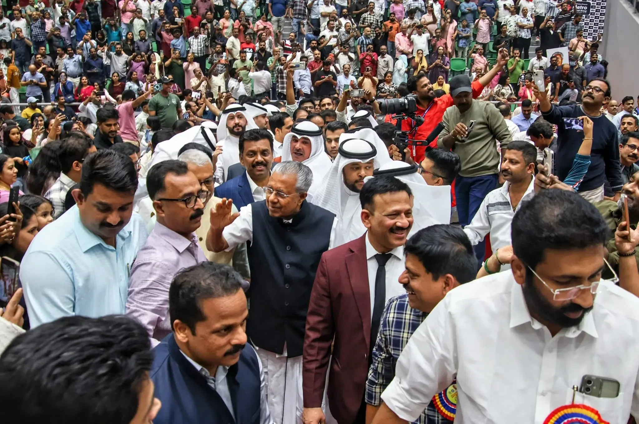 क्या केरल के सीएम विजयन ने कुवैत में मलयाली संगठनों के प्रतिनिधियों से मुलाकात की?