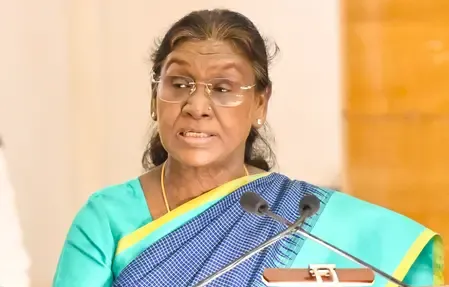 केरल : राष्ट्रपति द्रौपदी मुर्मू के हेलीकॉप्टर की लैडिंग के दौरान टला हादसा, सुरक्षा में चूक उजागर