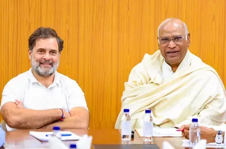 क्या केरल स्थानीय निकाय चुनाव परिणाम में राहुल गांधी और मल्लिकार्जुन खड़गे ने दी बधाई?