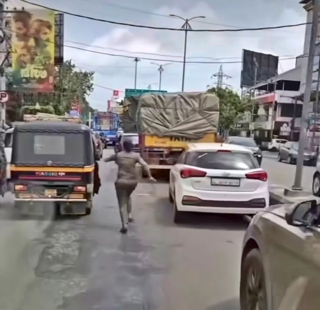 Did Kerala Police Officer Aparna Just Redefine Kindness?