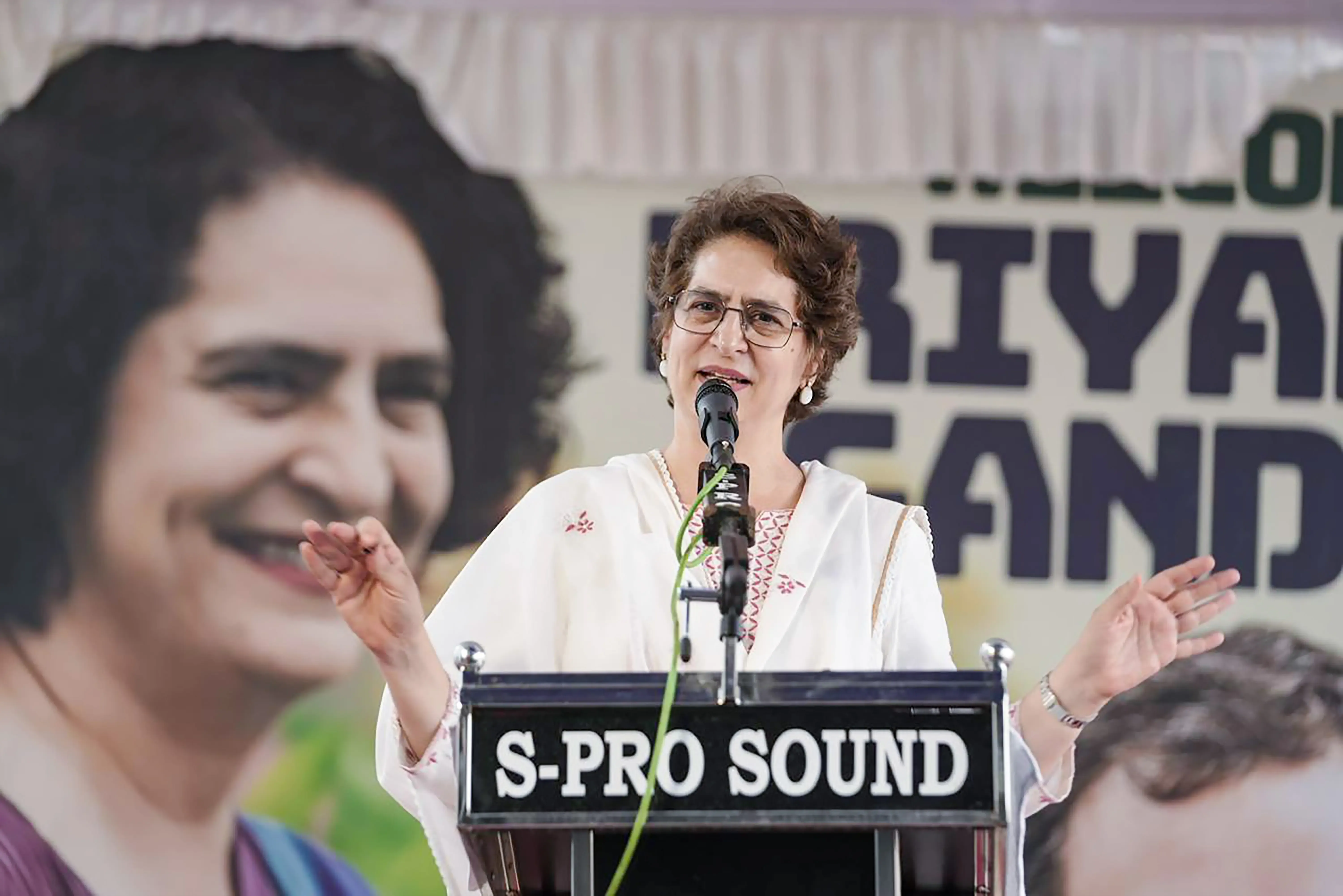 प्रियंका गांधी का एलडीएफ-भाजपा पर हमला: केरलम में बदलाव की संकेत