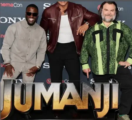 Kevin Hart Posts Hilarious ‘Headless’ Photos of Dwayne Johnson and Jack Black