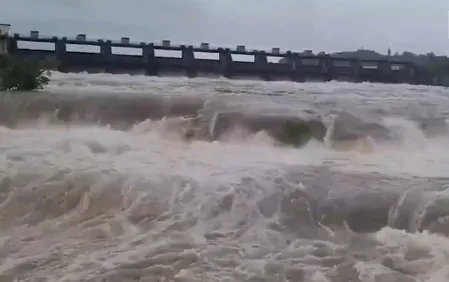 खड़कवासला बांध अलर्ट: मुथा नदी में 27,203 क्यूसेक पानी छोड़ा जाएगा, पुणे में हाई अलर्ट जारी