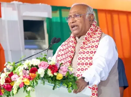 खड़गे ने पहलगाम हमले और ऑपरेशन सिंदूर पर चर्चा की मांग की, सरकार बोली– हम तैयार