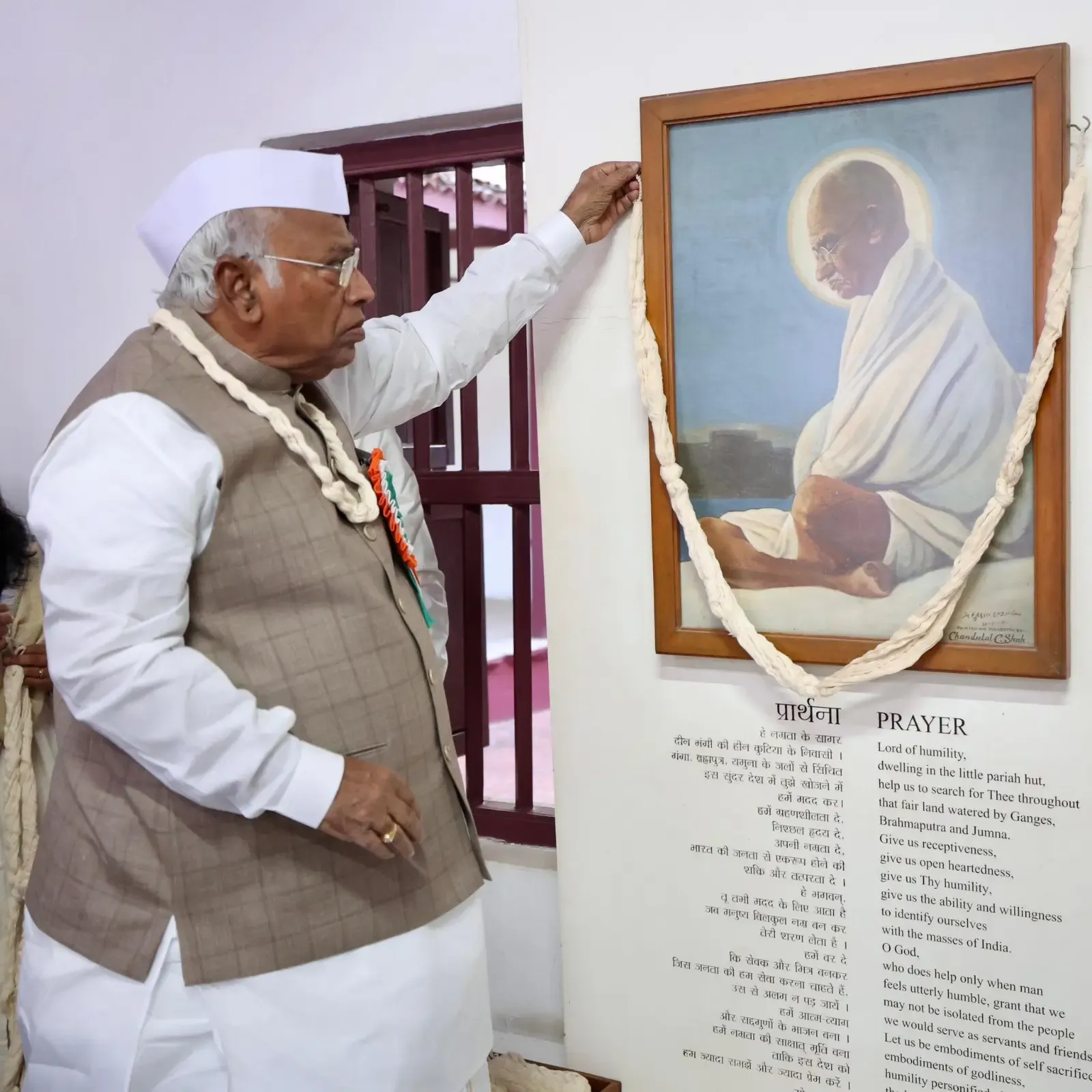 Kharge Honors Gujarat’s Role in Nation-Building and the Vision of Gandhi and Sardar Patel