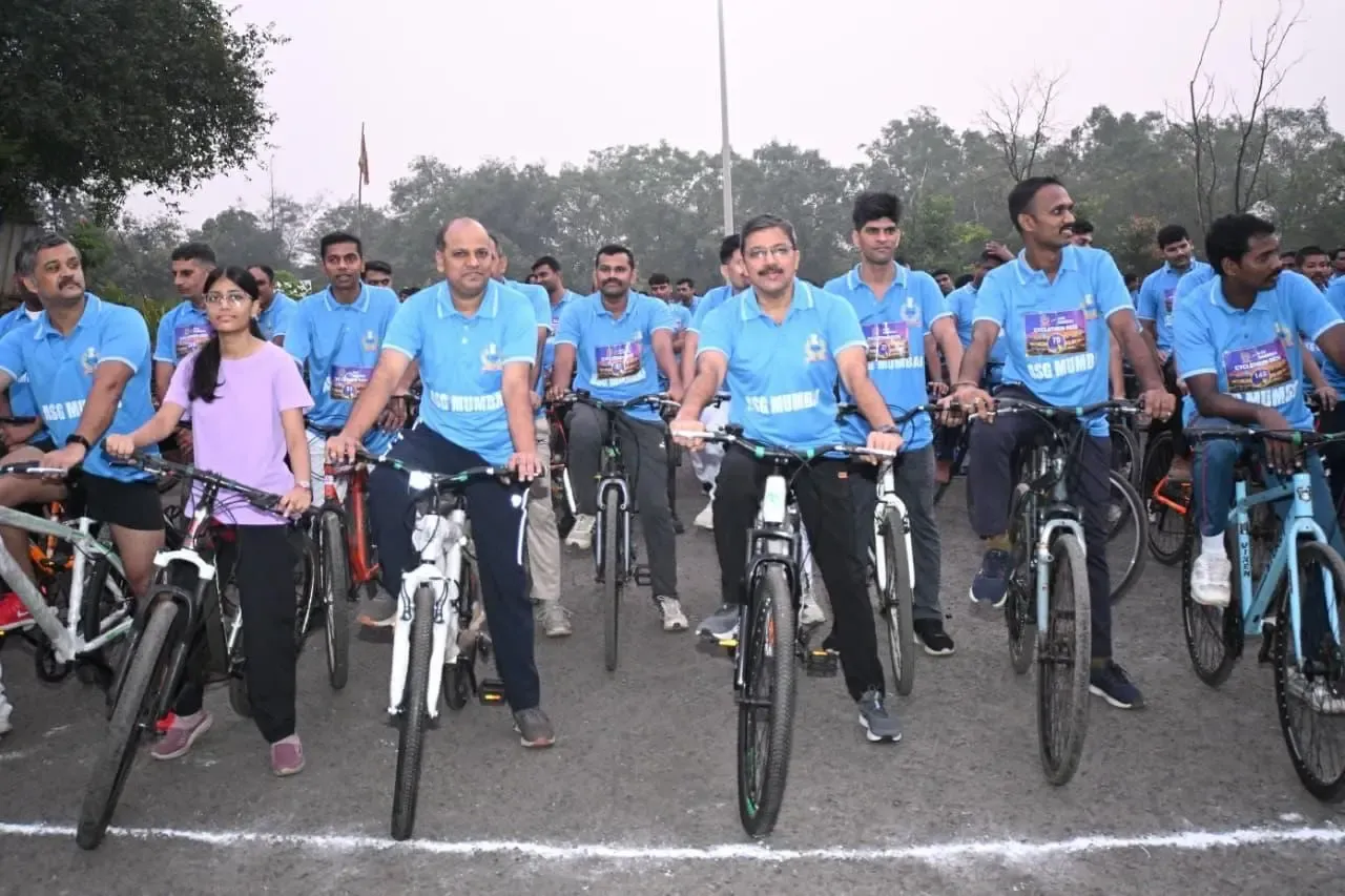 खारघर में सीआईएसएफ की 10 किमी साइक्लोथॉन: 300 कर्मियों ने दिया फिटनेस और पर्यावरण संरक्षण का संदेश
