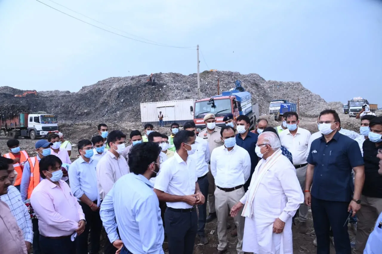 Khattar Inspects Bandhwari Dump Site Waste Processing