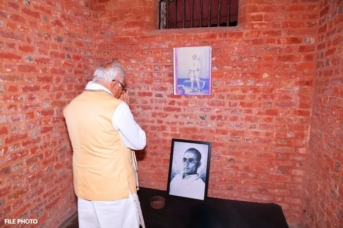Khattar pays tribute to Veer Savarkar on birth anniversary