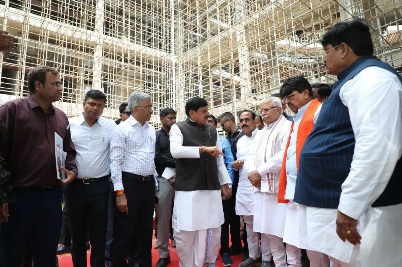 Khattar Reviews PM Ekta Mall Progress in Ujjain