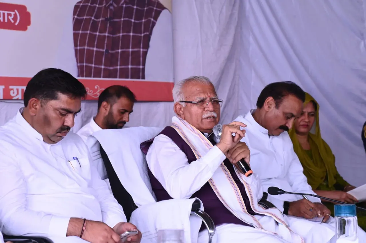 Khattar Stresses Public Trust in Scheme Outreach