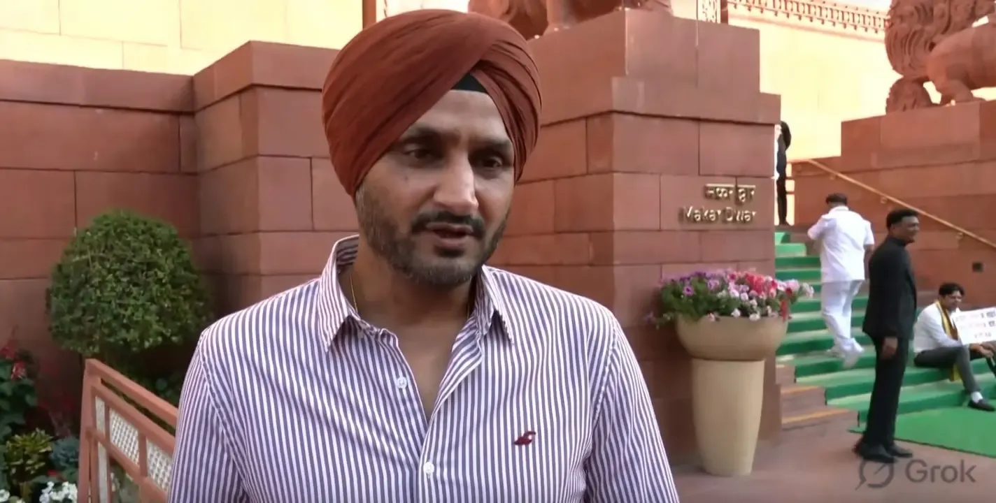 'खेल और राजनीति को अलग रखना चाहिए' - हरभजन सिंह का कीर्ति आजाद के बयान पर प्रतिक्रिया