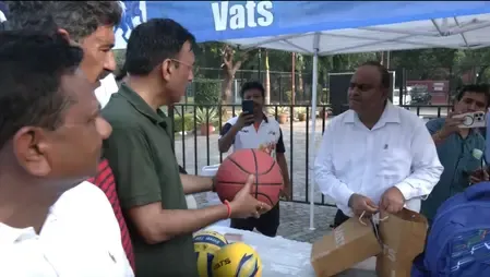 खेल मंत्री मनसुख मांडविया ने 'संडे ऑन साइकिल' में स्वदेशी खेल सामग्री का समर्थन किया