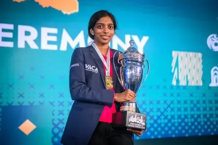 खेल में वैशाली और आनंदकुमार की ऐतिहासिक उपलब्धियां, राजनेताओं ने की सराहना