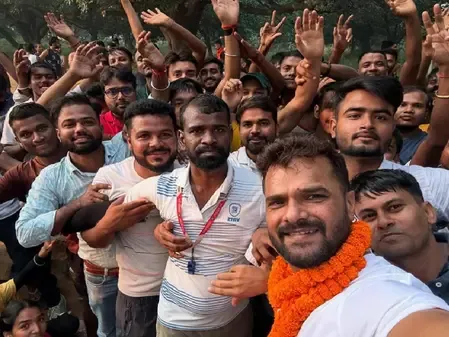 खेसारी लाल यादव का सम्राट चौधरी पर पलटवार, 'उनकी टीम में चार-चार नचनिया हैं'