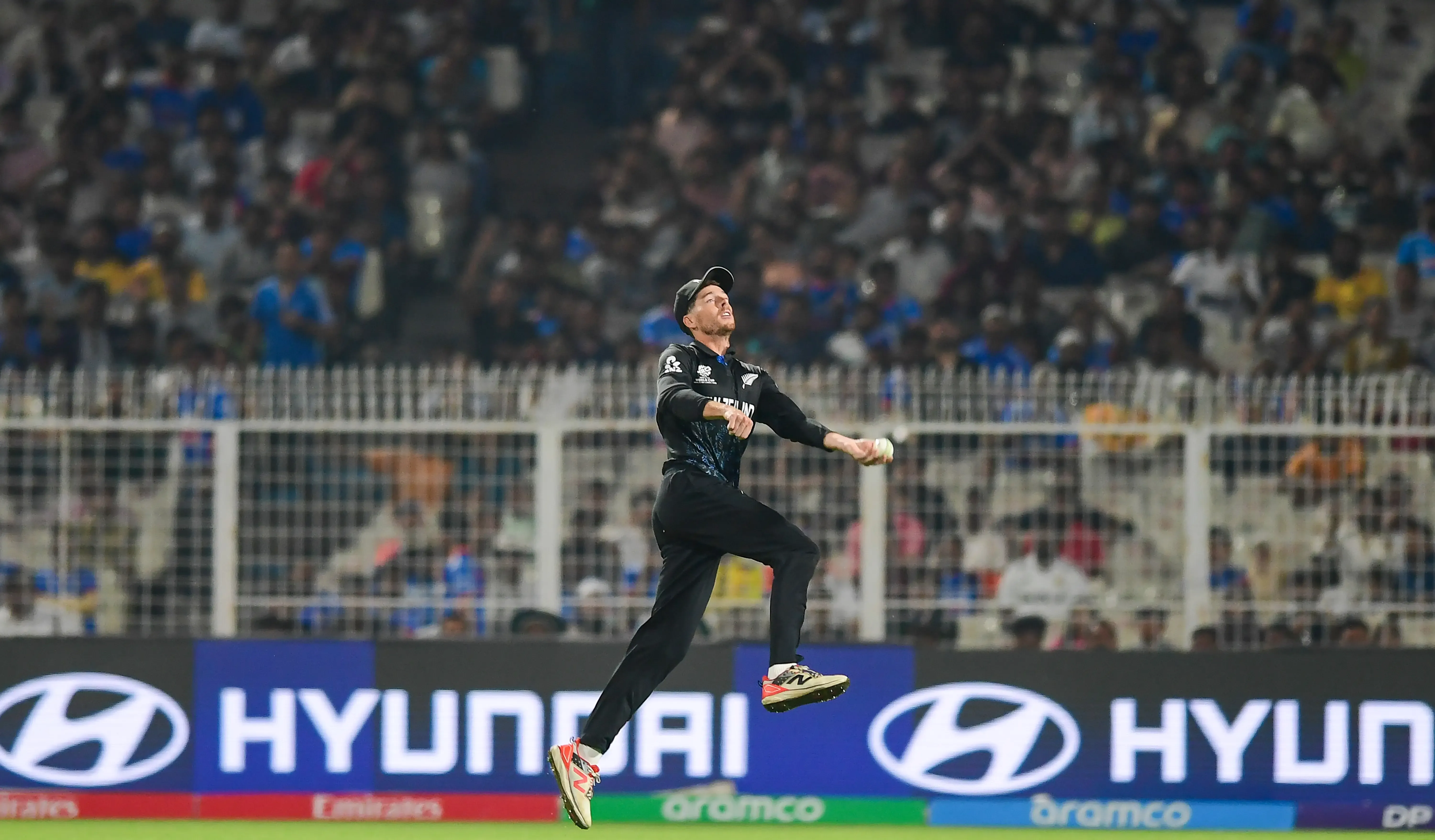 टी20 वर्ल्ड कप फाइनल में मिचेल सेंटनर ने बनाया नया रिकॉर्ड